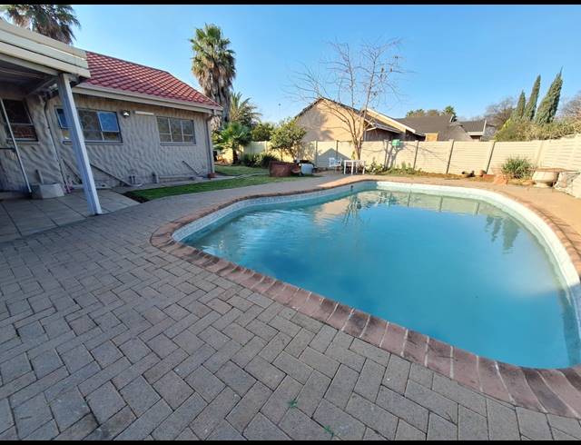 11 BEDROOM HOUSE FOR SALE IN VANDERBIJLPARK SE 7